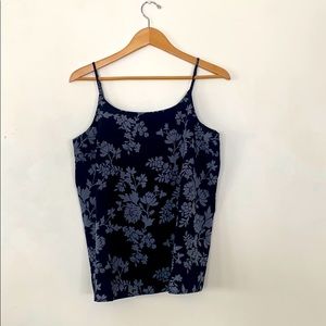 💜GAP size M Stylish Tank top- loose fitting flow!